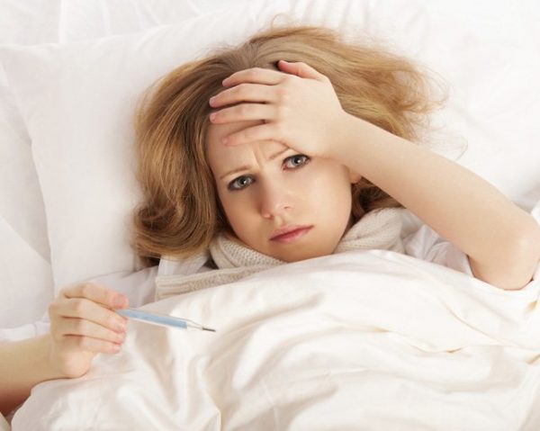 Người bị viêm xoang có thể sốt từ 37,5 - 38 độ C, có thể sốt cao ở trẻ em