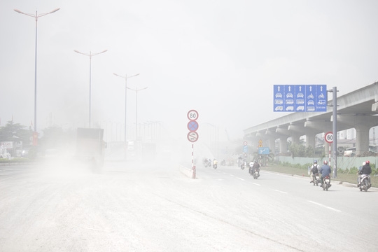 Khói bụi, ô nhiễm là nguyên nhân lớn gây ra tình trạng viêm mũi dị ứng