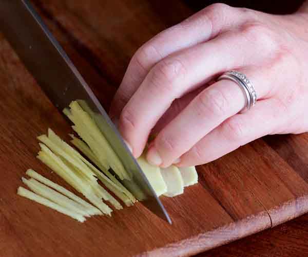 Gừng có thể kết hợp với mật ong để cải thiện tình trạng viêm xoang
