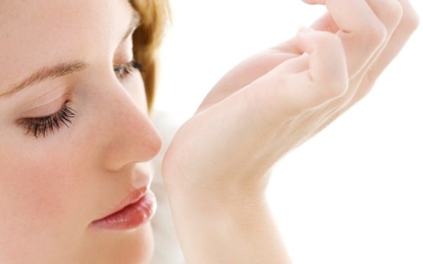 Giảm khứu giác, điếc mũi ở bệnh nhân viêm xoang do tắc nghẹt mũi thường xuyên, ứ đọng mủ và dịch tiết