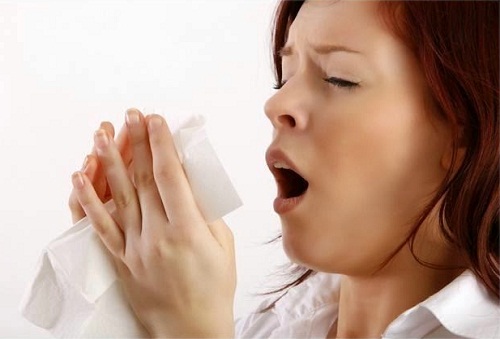 Bệnh nhân mắc dị ứng trong thời gian dài có thể dẫn đến viêm xoang