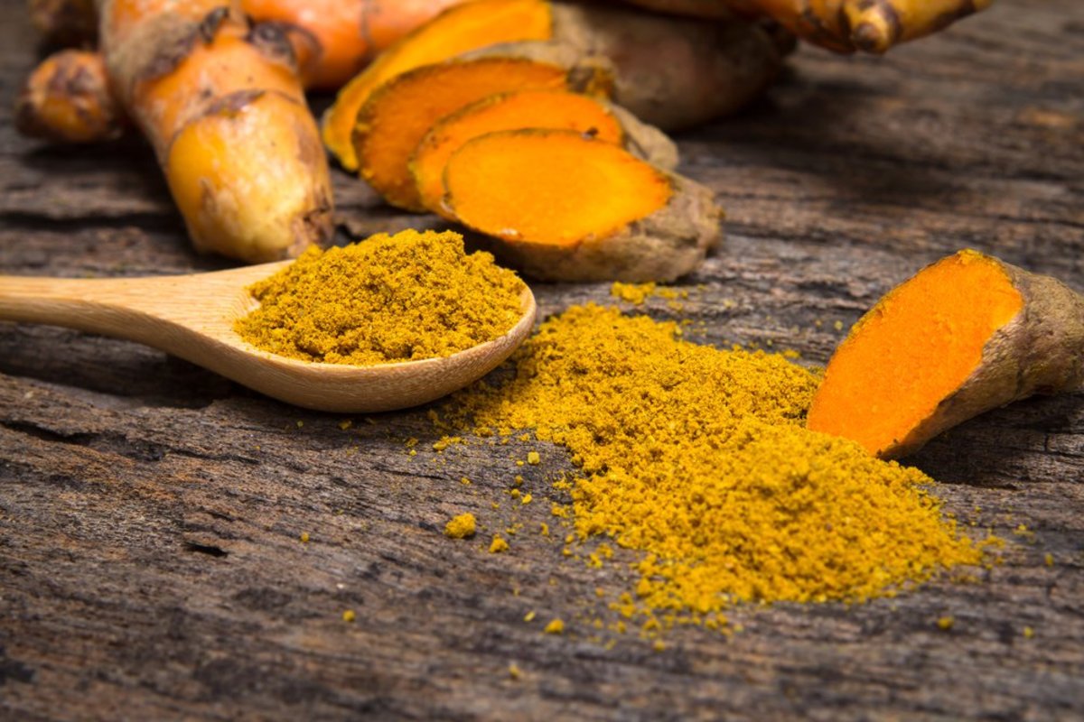 Curcumin trong nghệ có khả năng điều trị bệnh viêm họng