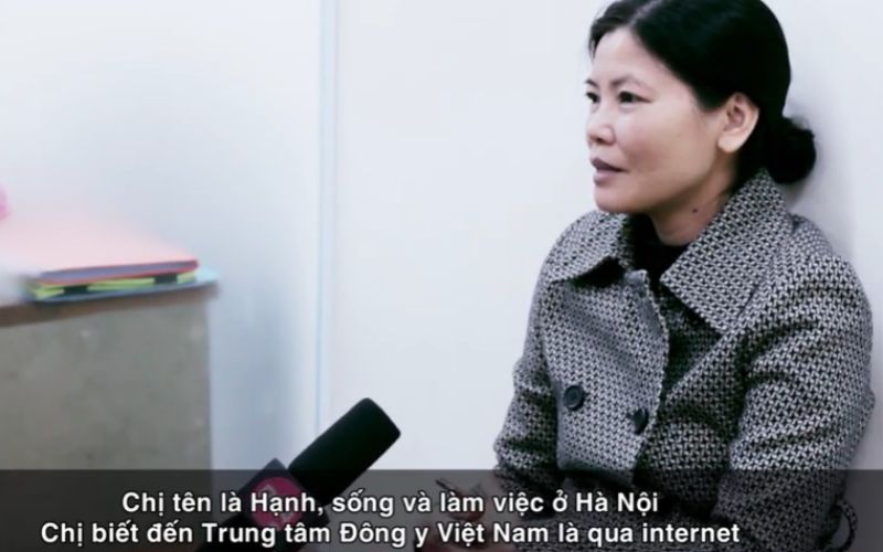 Chị Hạnh bệnh nhân viêm amidan tại Trung tâm Đông y Việt Nam Chị Hạnh bệnh nhân viêm amidan tại Trung tâm Đông y Việt Nam