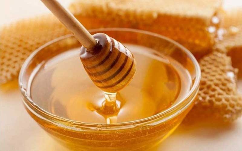 Mẹo dân gian chữa viêm amidan bằng mật ong